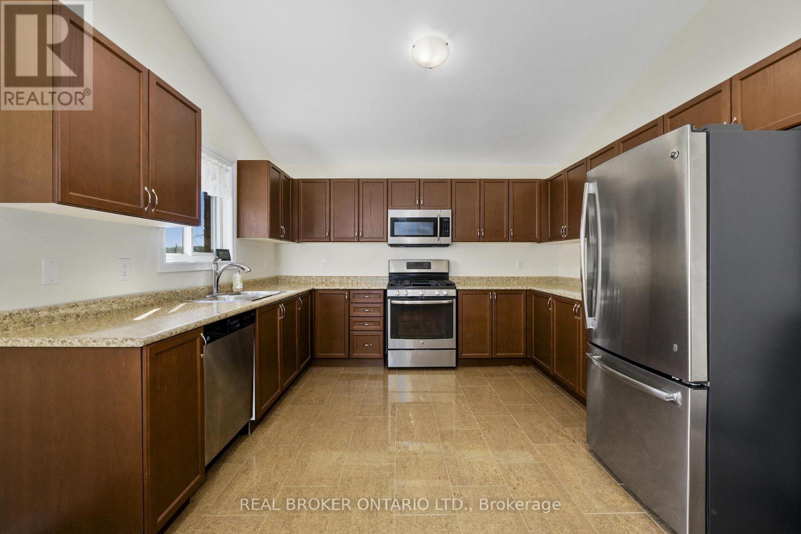 11 Old Trafford Drive, Trent Hills (Hastings), Ontario  K0L 1Y0 - Photo 12 - X12408416