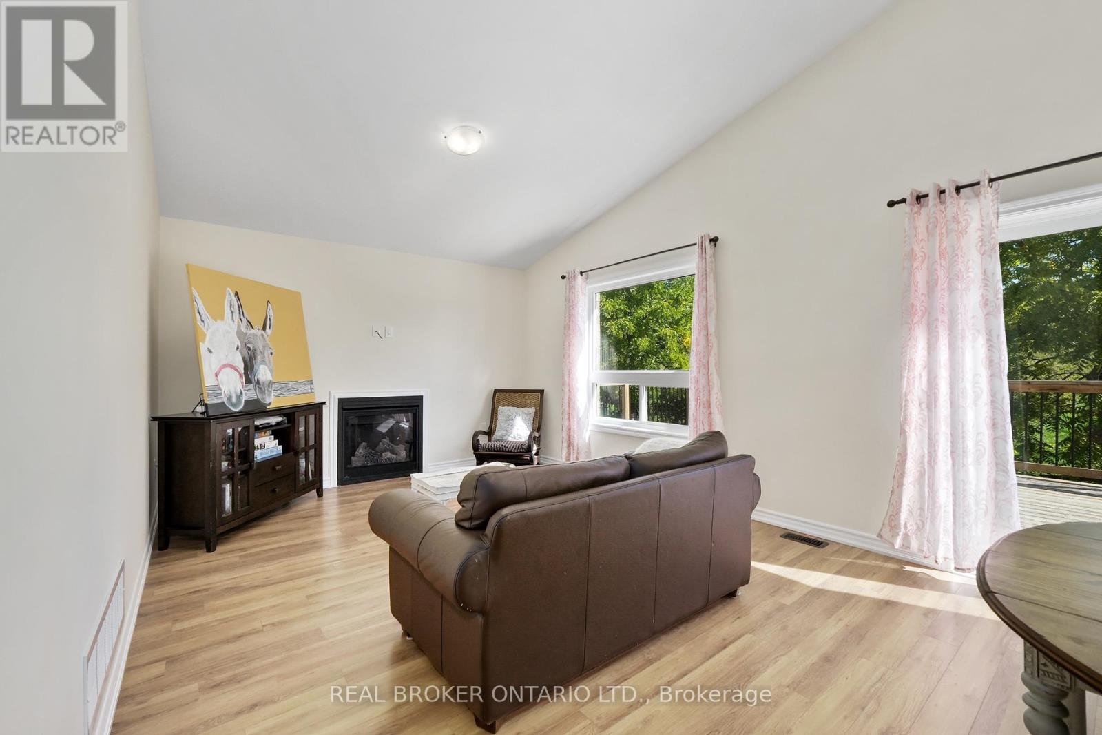 11 Old Trafford Drive, Trent Hills (Hastings), Ontario  K0L 1Y0 - Photo 9 - X12408416