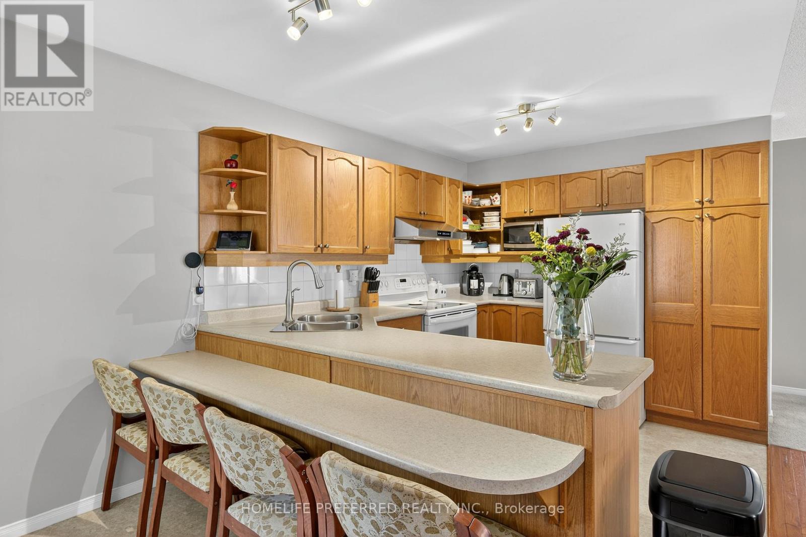 955 Ralphson Crescent, Peterborough (Otonabee Ward 1), Ontario  K9J 8R5 - Photo 12 - X12408495