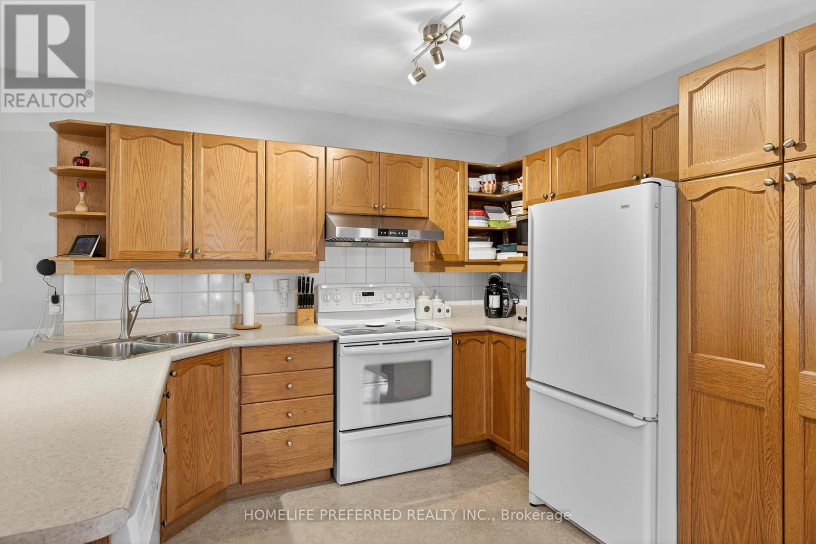 955 Ralphson Crescent, Peterborough (Otonabee Ward 1), Ontario  K9J 8R5 - Photo 13 - X12408495