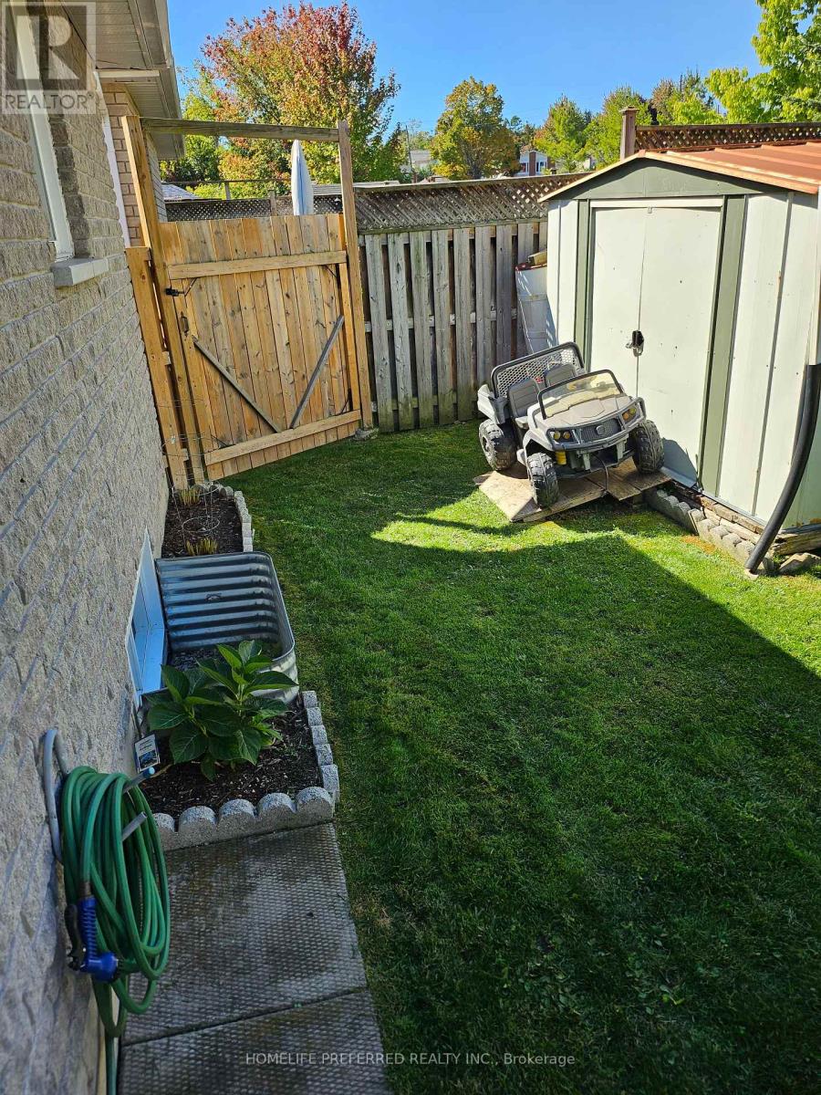 955 Ralphson Crescent, Peterborough (Otonabee Ward 1), Ontario  K9J 8R5 - Photo 38 - X12408495