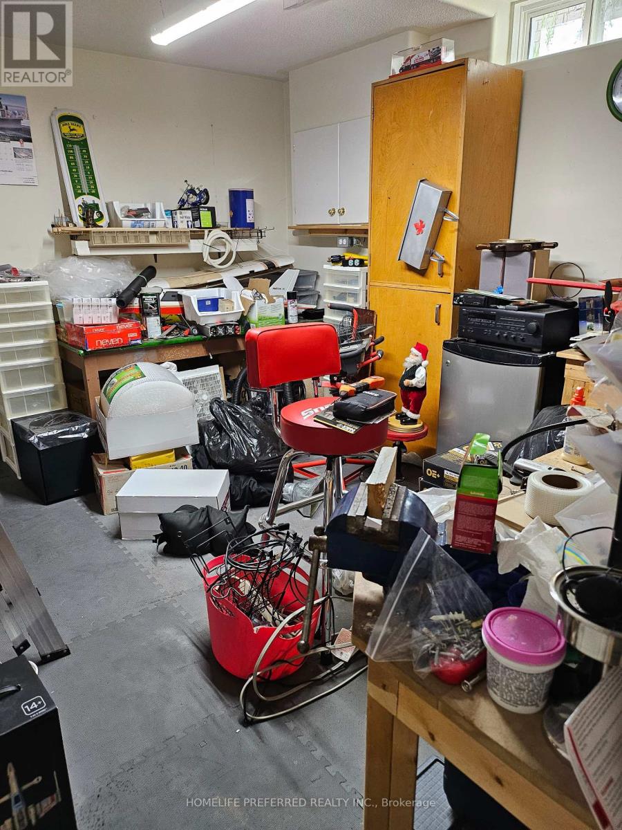 955 Ralphson Crescent, Peterborough (Otonabee Ward 1), Ontario  K9J 8R5 - Photo 41 - X12408495