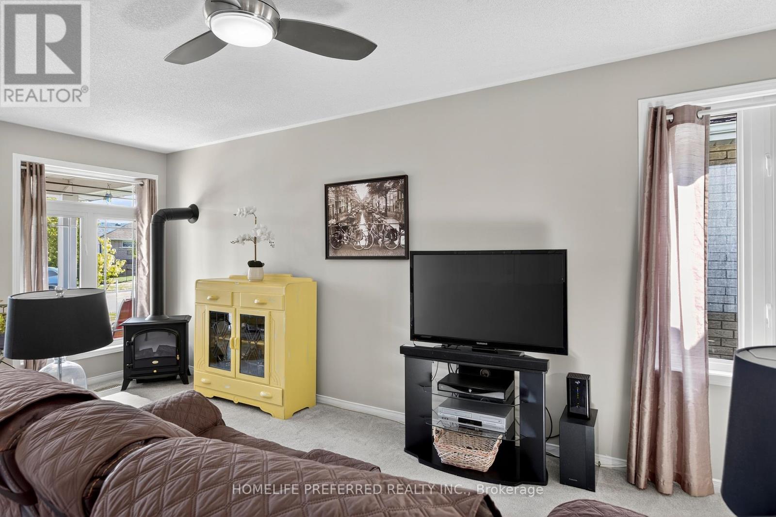 955 Ralphson Crescent, Peterborough (Otonabee Ward 1), Ontario  K9J 8R5 - Photo 7 - X12408495