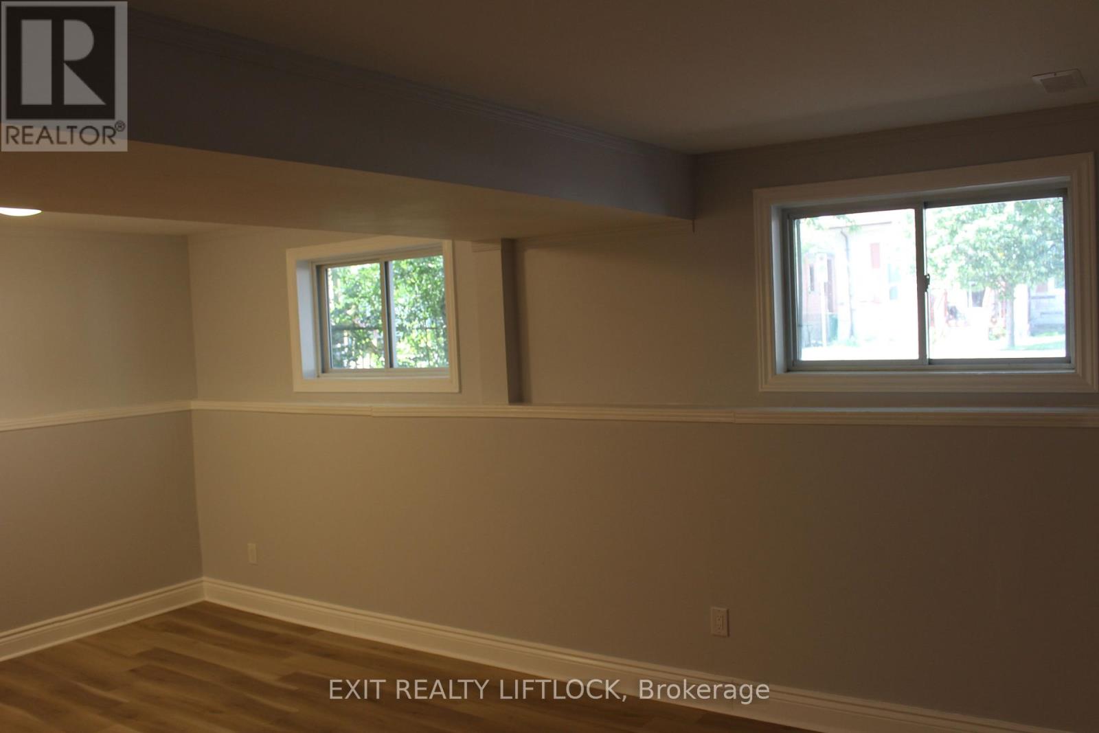 166 Stewart Street, Peterborough (Town Ward 3), Ontario  K9J 3M5 - Photo 13 - X12408920