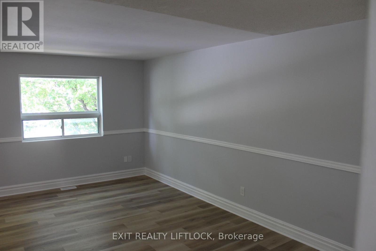 166 Stewart Street, Peterborough (Town Ward 3), Ontario  K9J 3M5 - Photo 7 - X12408920
