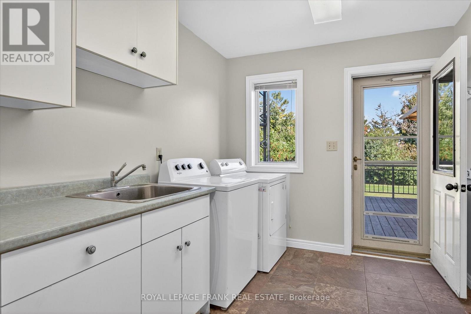 549 Bissview Avenue, Selwyn, Ontario  K9J 6X4 - Photo 18 - X12409035