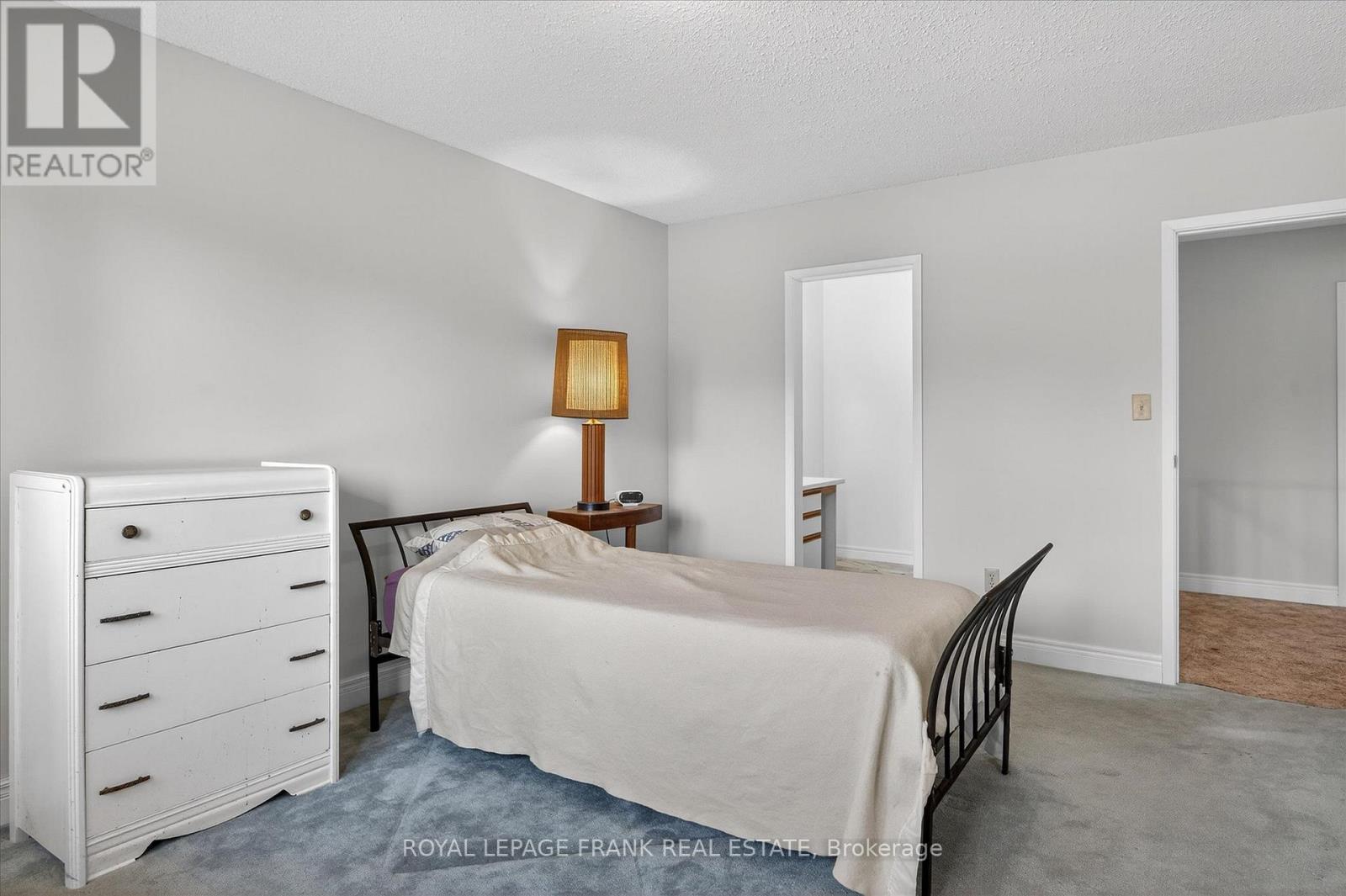 549 Bissview Avenue, Selwyn, Ontario  K9J 6X4 - Photo 24 - X12409035