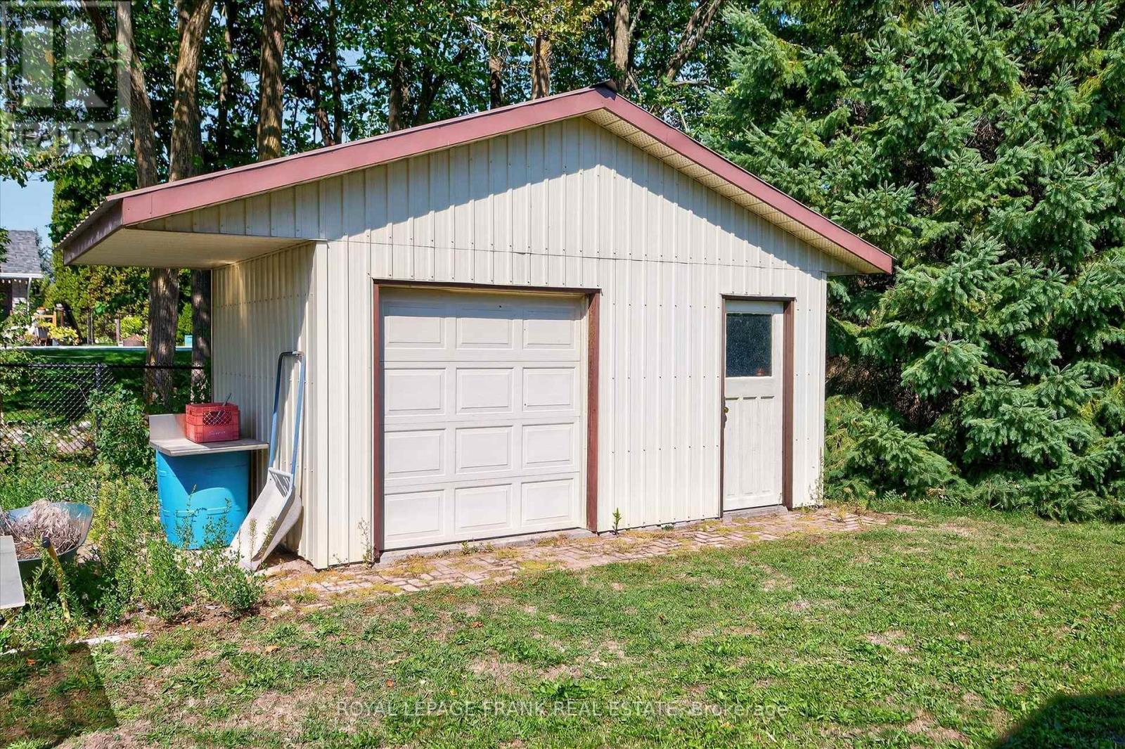 549 Bissview Avenue, Selwyn, Ontario  K9J 6X4 - Photo 50 - X12409035