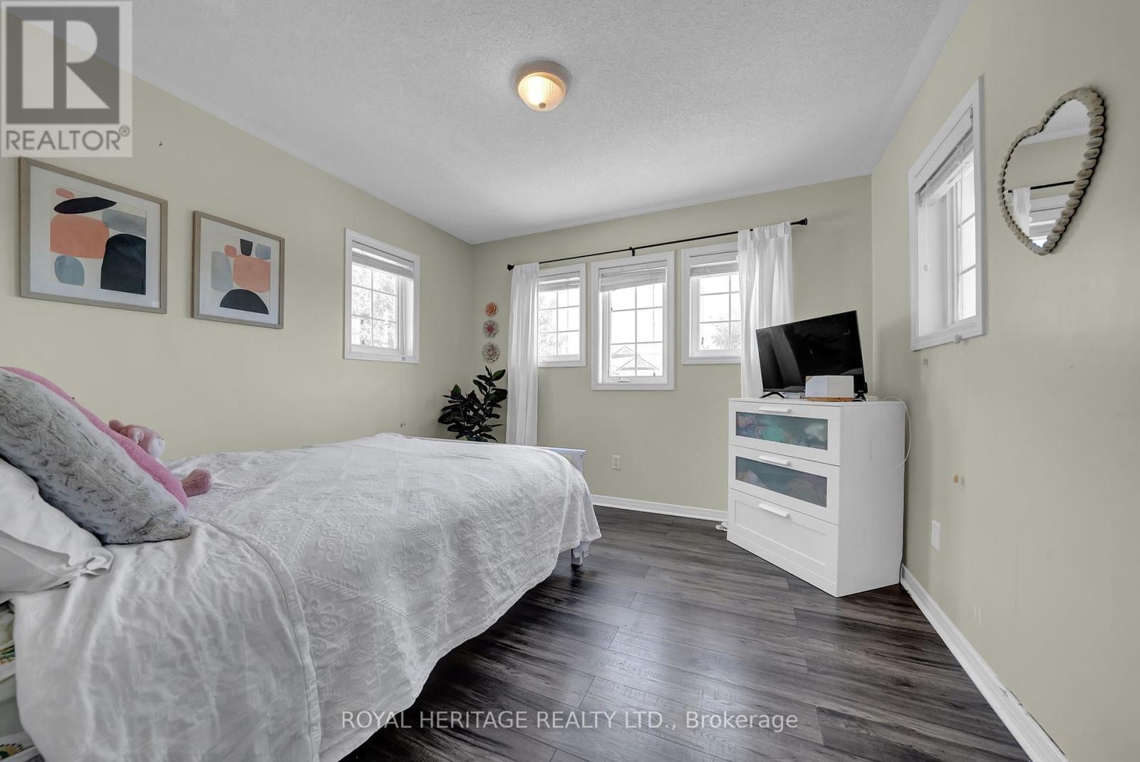 74 Stillwell Lane, Clarington (Newcastle), Ontario  L1B 1R4 - Photo 25 - E12409231