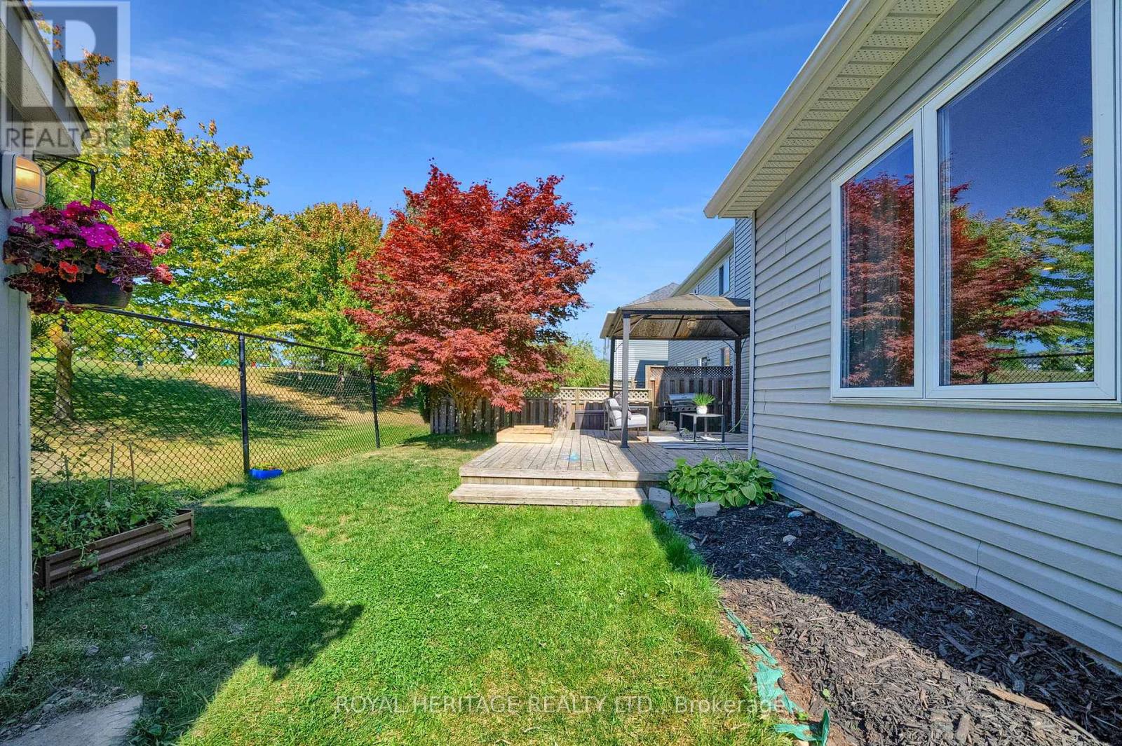 74 Stillwell Lane, Clarington (Newcastle), Ontario  L1B 1R4 - Photo 33 - E12409231