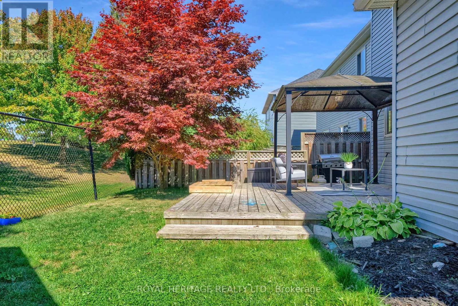 74 Stillwell Lane, Clarington (Newcastle), Ontario  L1B 1R4 - Photo 34 - E12409231