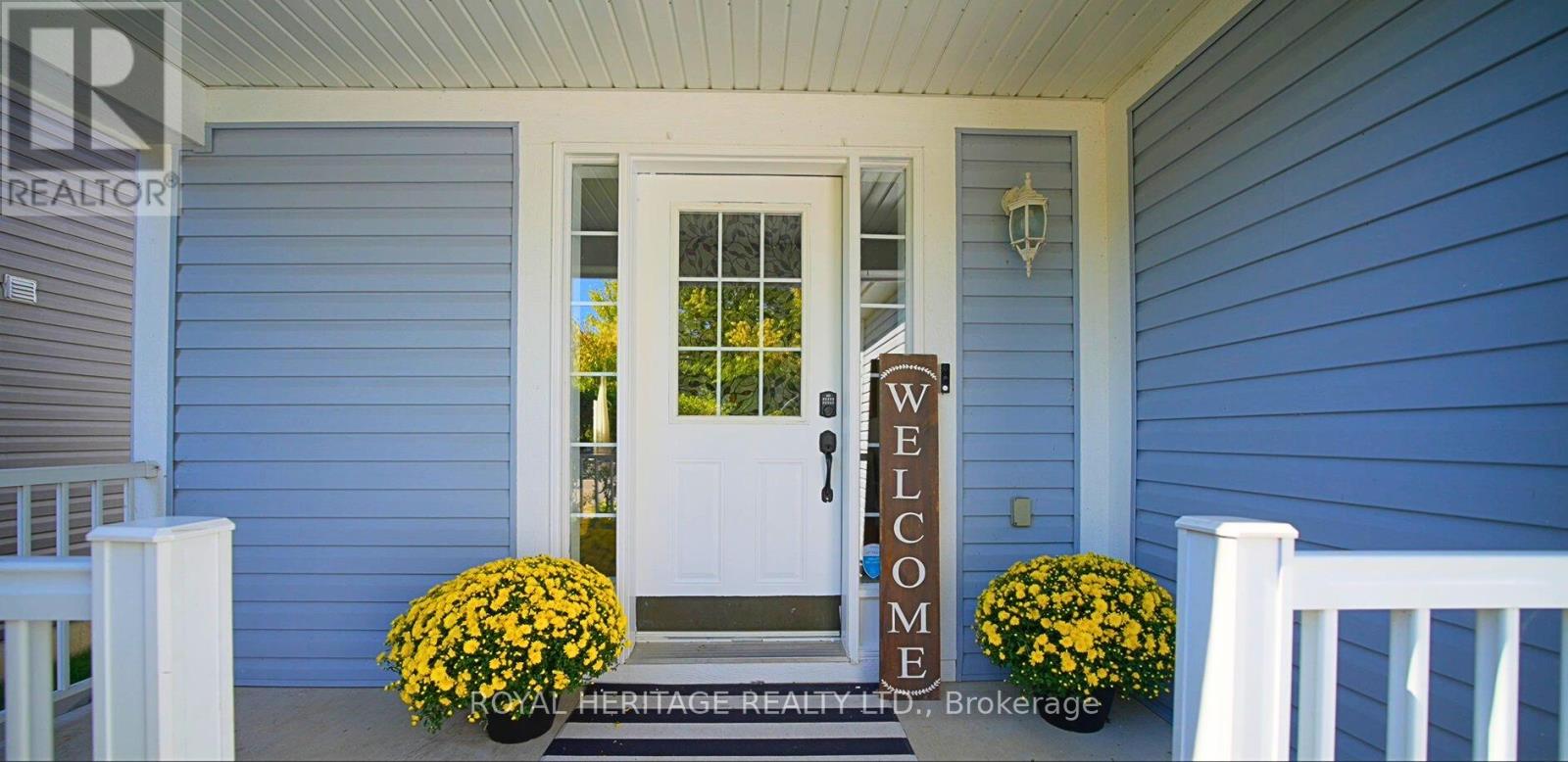 74 Stillwell Lane, Clarington (Newcastle), Ontario  L1B 1R4 - Photo 4 - E12409231