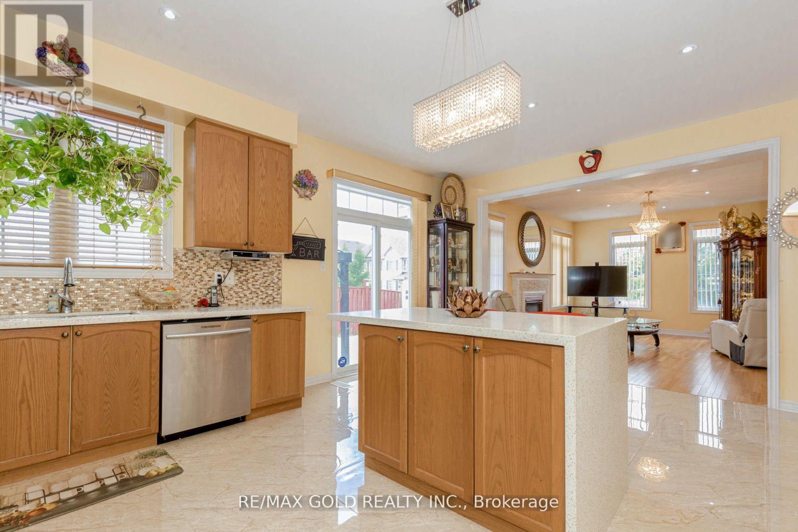 1554 Bruny Avenue, Pickering (Duffin Heights), Ontario  L0A 1G0 - Photo 17 - E12409029