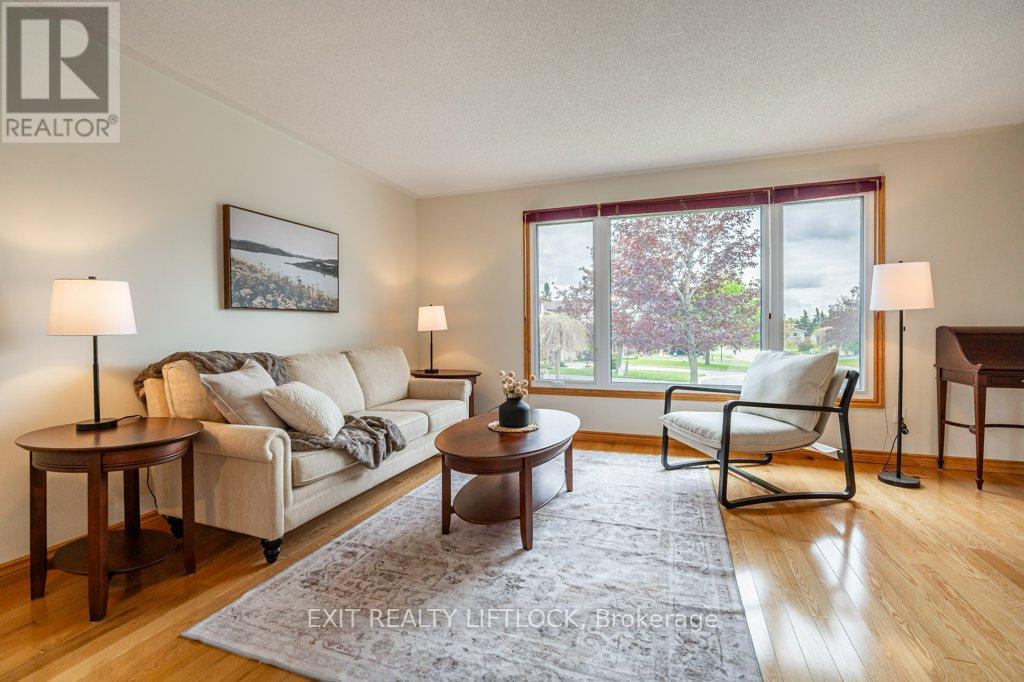 38 Clearview Court, Peterborough (Monaghan Ward 2), Ontario  K9K 2A3 - Photo 10 - X12409192
