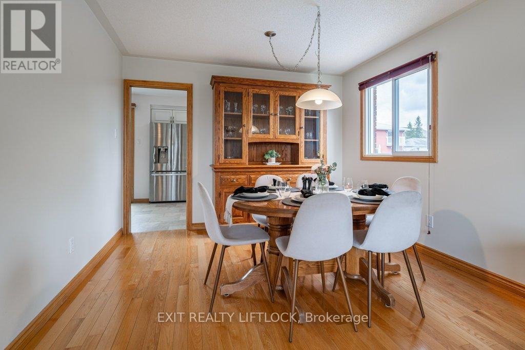 38 Clearview Court, Peterborough (Monaghan Ward 2), Ontario  K9K 2A3 - Photo 12 - X12409192