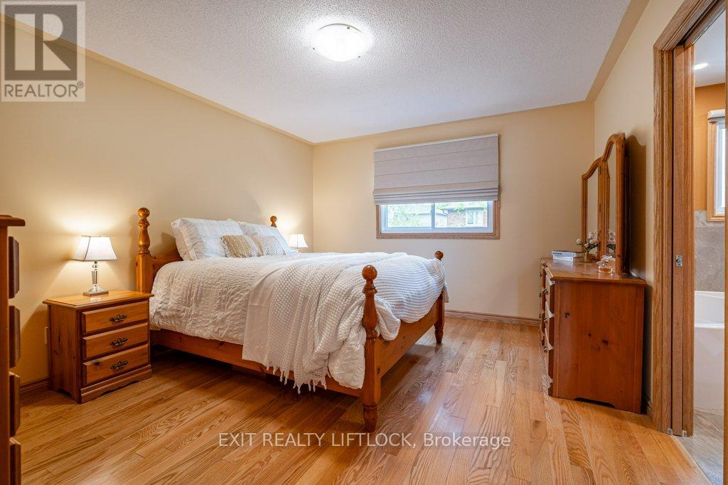 38 Clearview Court, Peterborough (Monaghan Ward 2), Ontario  K9K 2A3 - Photo 19 - X12409192