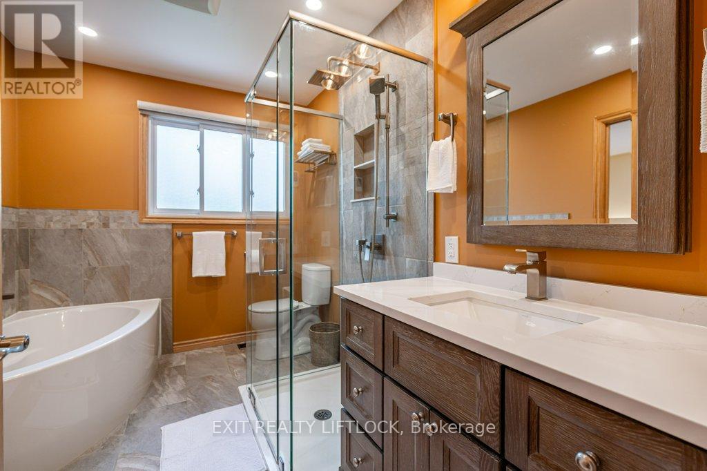 38 Clearview Court, Peterborough (Monaghan Ward 2), Ontario  K9K 2A3 - Photo 21 - X12409192