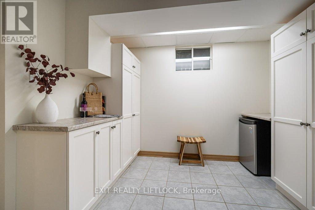 38 Clearview Court, Peterborough (Monaghan Ward 2), Ontario  K9K 2A3 - Photo 28 - X12409192