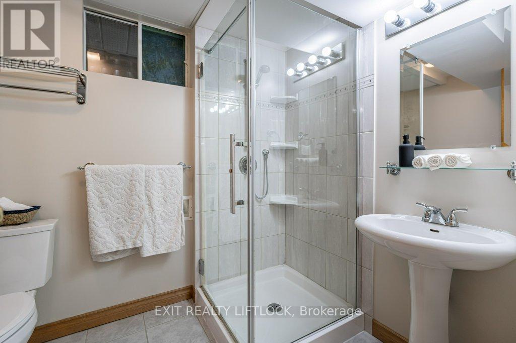 38 Clearview Court, Peterborough (Monaghan Ward 2), Ontario  K9K 2A3 - Photo 29 - X12409192