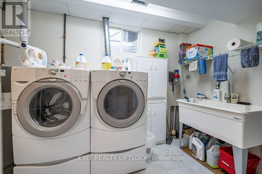 38 Clearview Court, Peterborough (Monaghan Ward 2), Ontario  K9K 2A3 - Photo 32 - X12409192