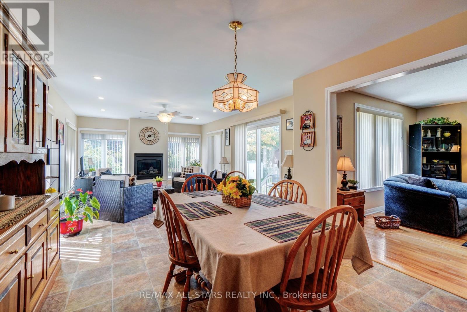 45 Lori Boulevard, Kawartha Lakes (Lindsay), Ontario  K9V 6B6 - Photo 15 - X12409390