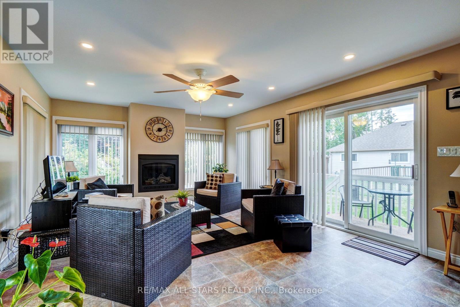 45 Lori Boulevard, Kawartha Lakes (Lindsay), Ontario  K9V 6B6 - Photo 17 - X12409390
