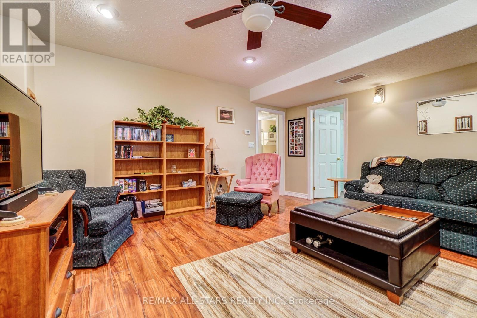 45 Lori Boulevard, Kawartha Lakes (Lindsay), Ontario  K9V 6B6 - Photo 28 - X12409390