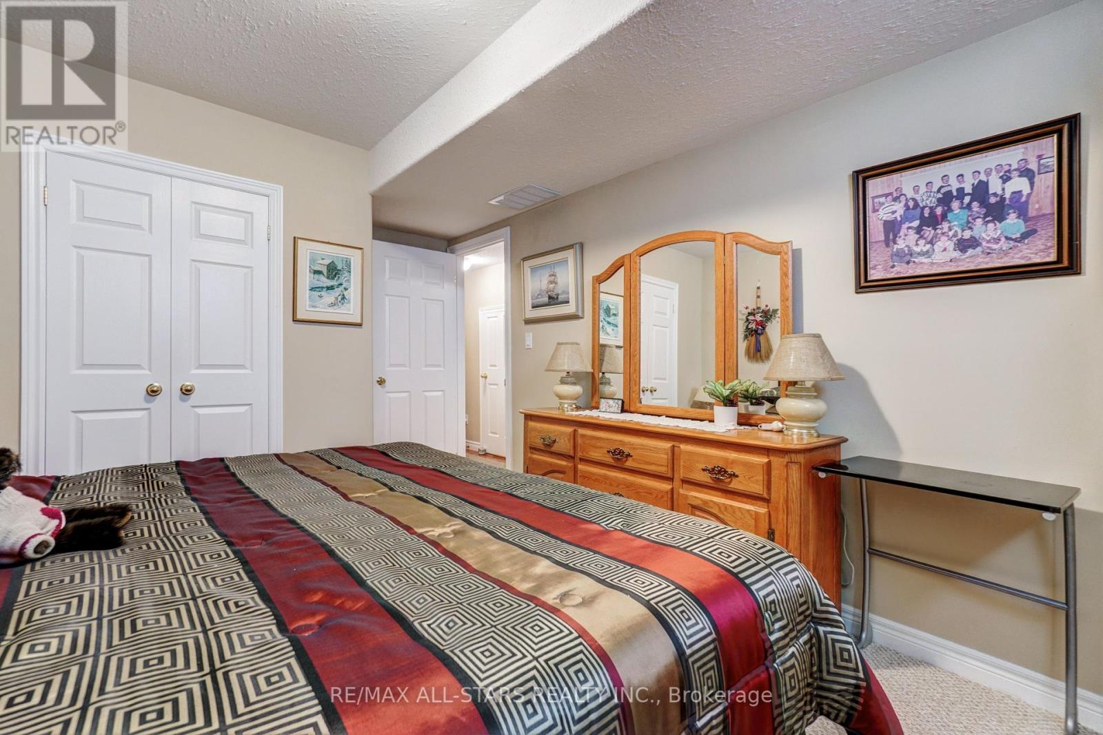 45 Lori Boulevard, Kawartha Lakes (Lindsay), Ontario  K9V 6B6 - Photo 30 - X12409390