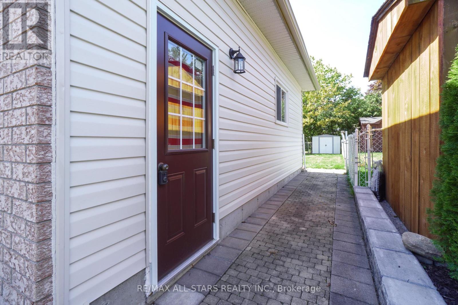 45 Lori Boulevard, Kawartha Lakes (Lindsay), Ontario  K9V 6B6 - Photo 35 - X12409390