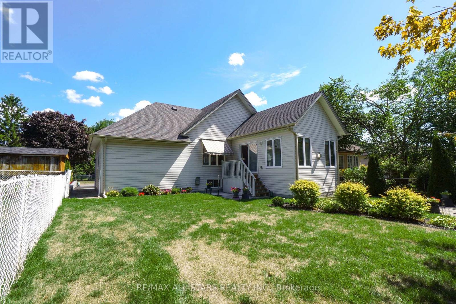 45 Lori Boulevard, Kawartha Lakes (Lindsay), Ontario  K9V 6B6 - Photo 39 - X12409390