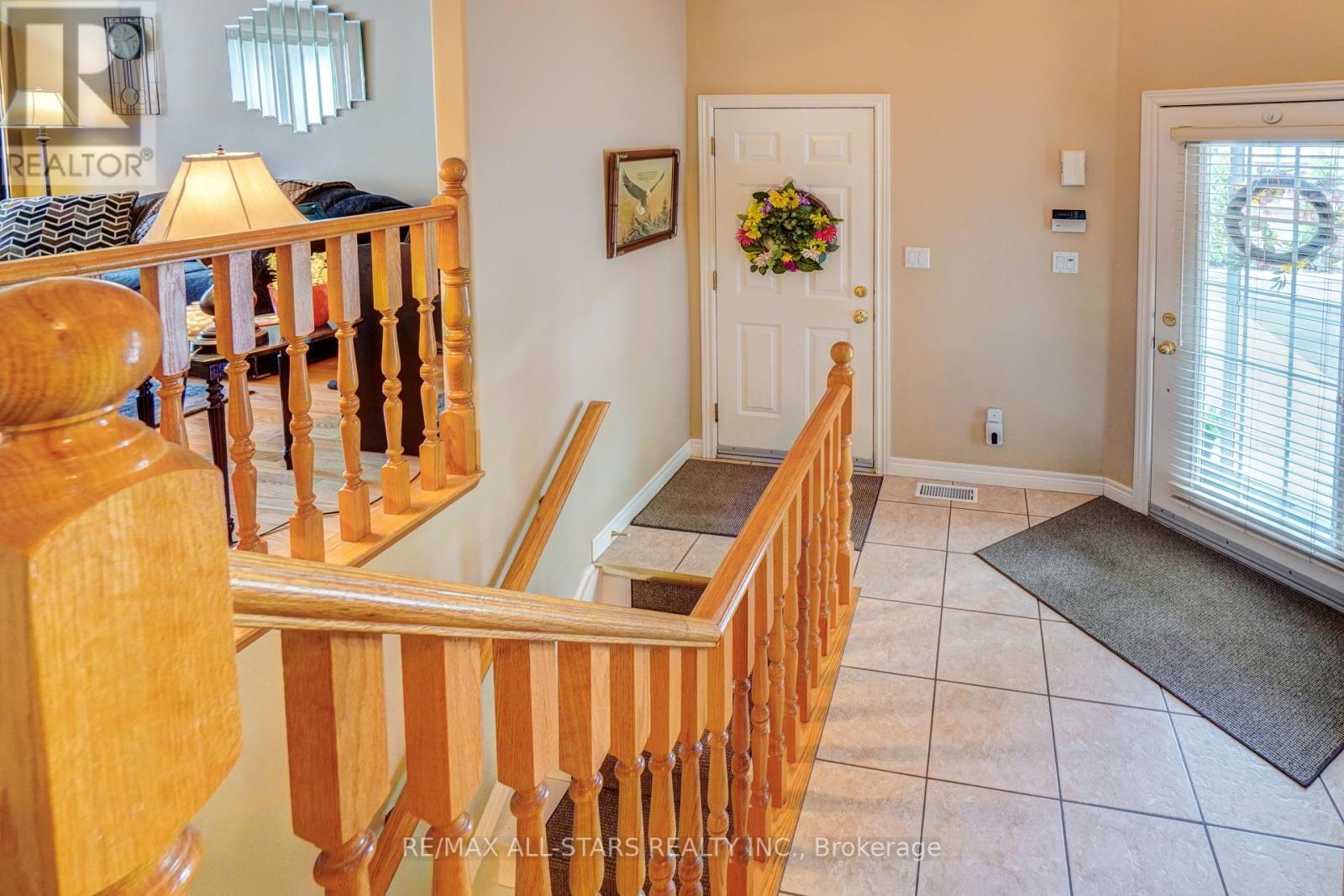 45 Lori Boulevard, Kawartha Lakes (Lindsay), Ontario  K9V 6B6 - Photo 7 - X12409390