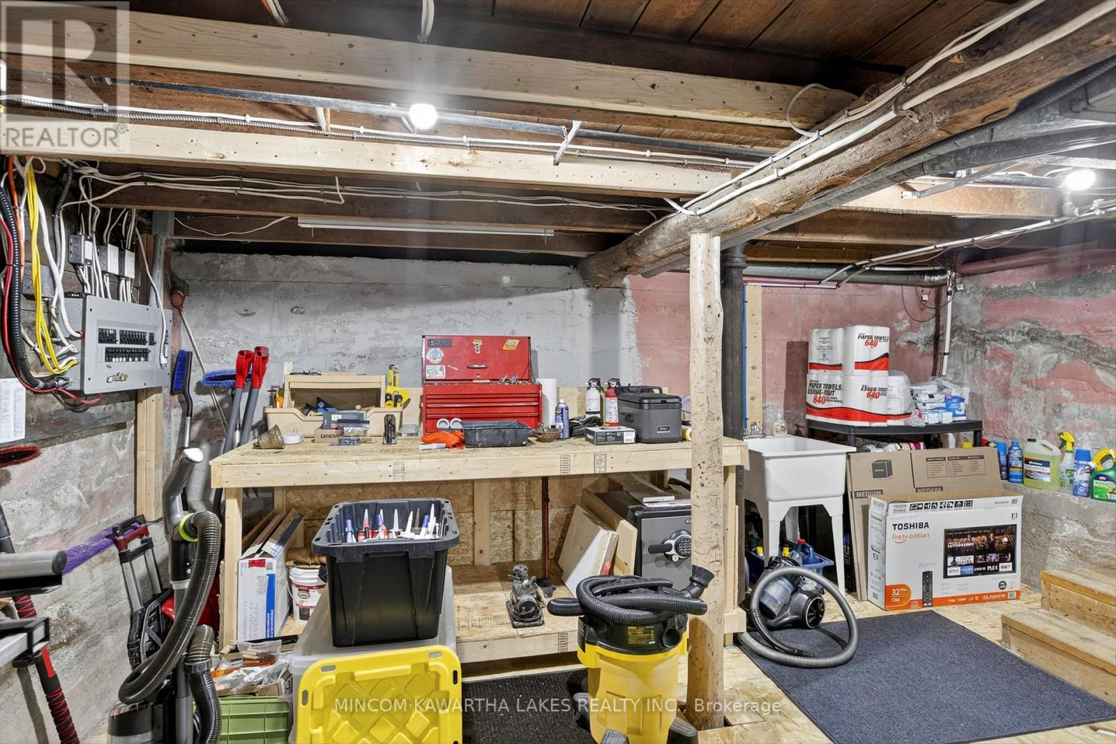 644 Lundys Lane, Peterborough (Otonabee Ward 1), Ontario  K9J 4J8 - Photo 27 - X12409585