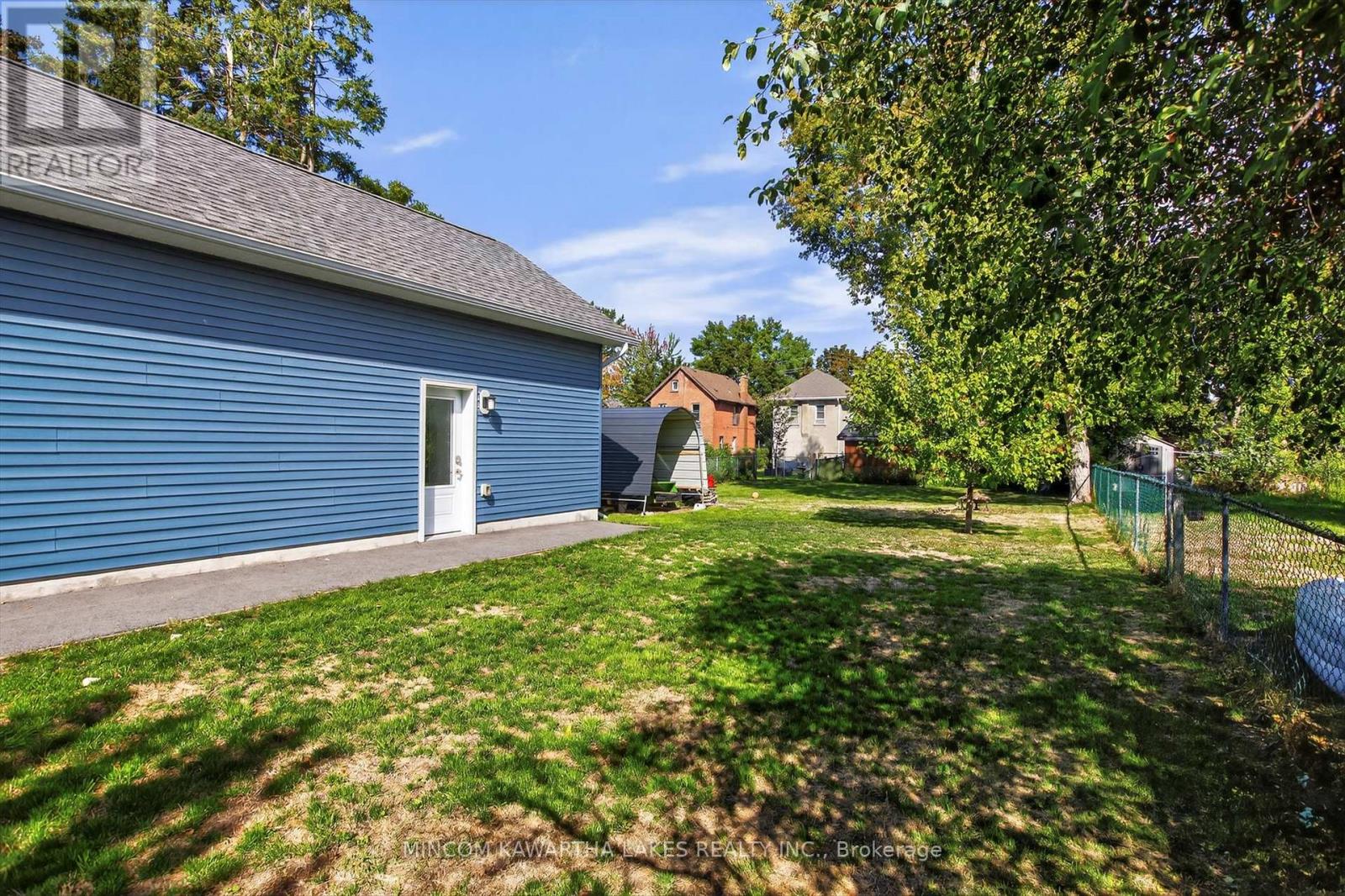 644 Lundys Lane, Peterborough (Otonabee Ward 1), Ontario  K9J 4J8 - Photo 40 - X12409585