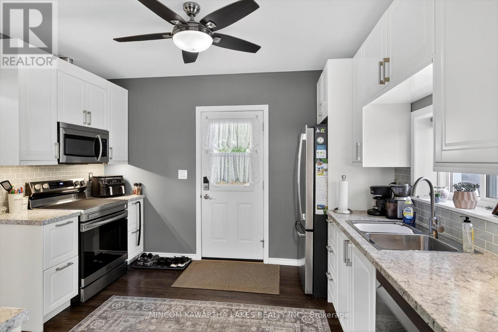644 Lundys Lane, Peterborough (Otonabee Ward 1), Ontario  K9J 4J8 - Photo 9 - X12409585
