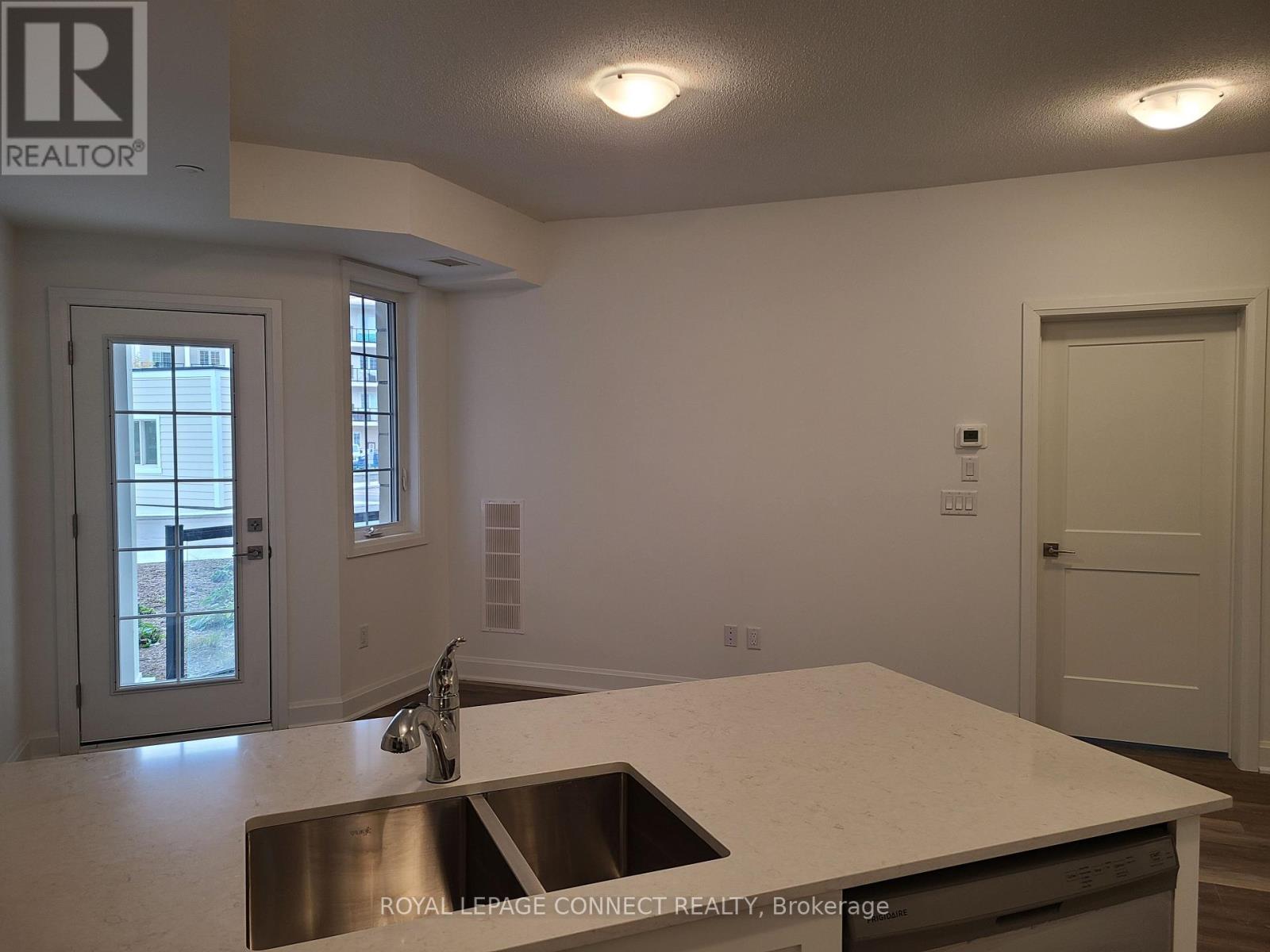 129 - 50 Lakebreeze Drive, Clarington (Newcastle), Ontario  L1B 0V9 - Photo 10 - E12409715