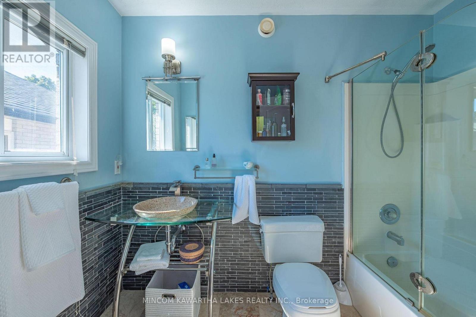 850 Hemlock Street, Peterborough (Northcrest Ward 5), Ontario  K9H 7P2 - Photo 19 - X12409772