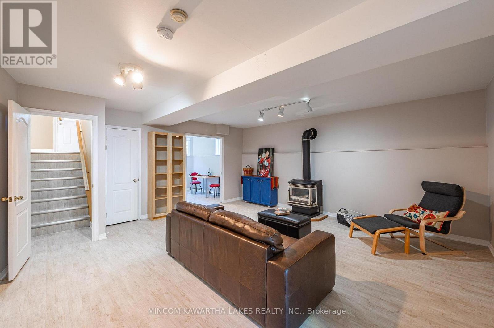850 Hemlock Street, Peterborough (Northcrest Ward 5), Ontario  K9H 7P2 - Photo 24 - X12409772