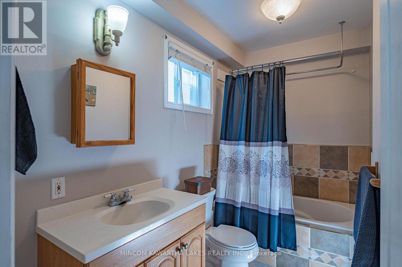 850 Hemlock Street, Peterborough (Northcrest Ward 5), Ontario  K9H 7P2 - Photo 36 - X12409772