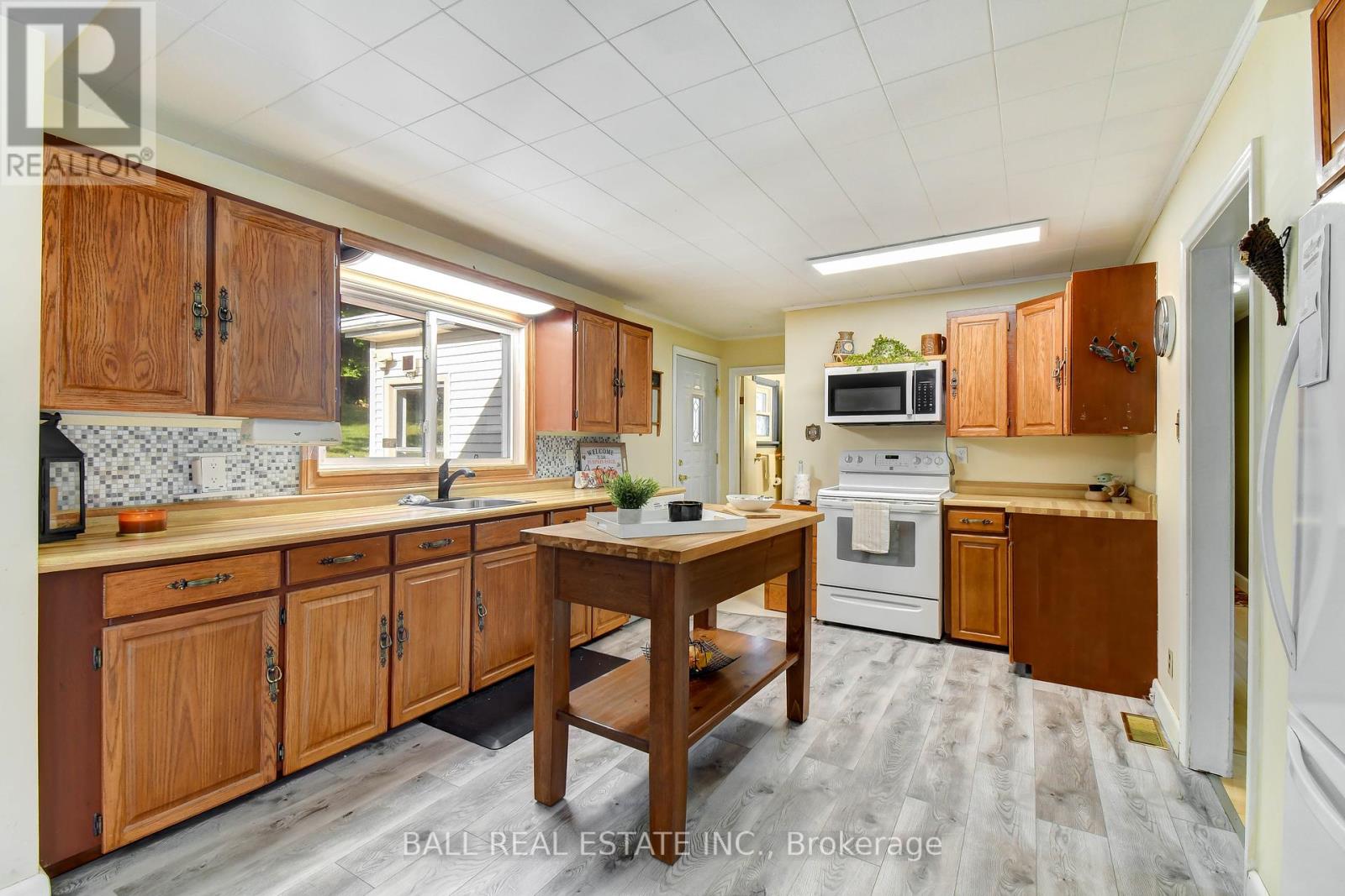 27437 Highway 62, Bancroft (Dungannon Ward), Ontario  K0L 1C0 - Photo 13 - X12409942
