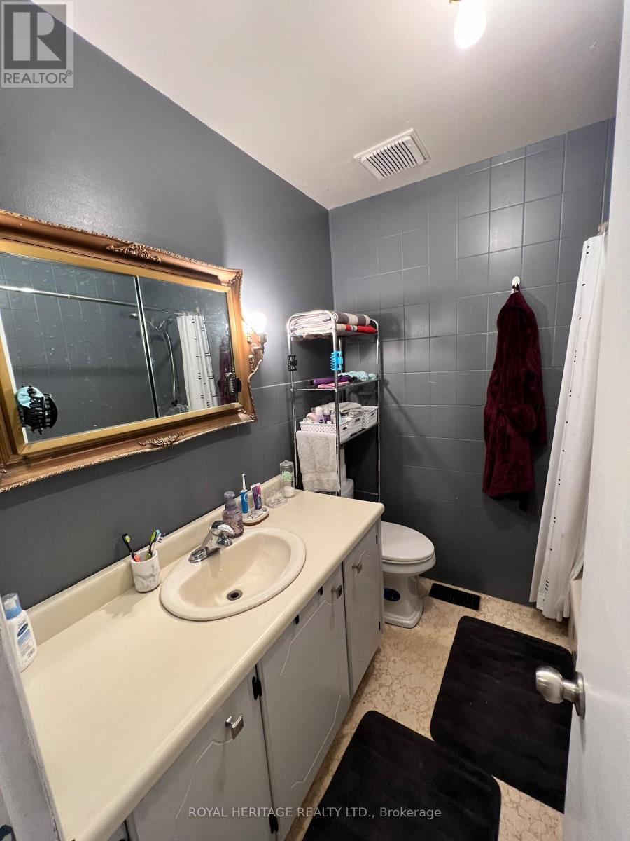 20 Pigeon Lake Road, Kawartha Lakes (Lindsay), Ontario  K9V 4R6 - Photo 12 - X12410276