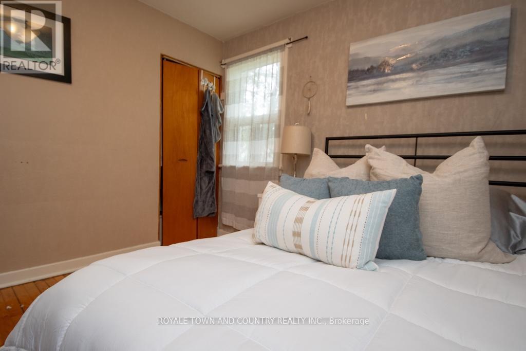 32 Adelaide Street S, Kawartha Lakes (Lindsay), Ontario  K9V 3J7 - Photo 15 - X12410336