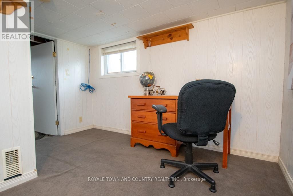 32 Adelaide Street S, Kawartha Lakes (Lindsay), Ontario  K9V 3J7 - Photo 21 - X12410336