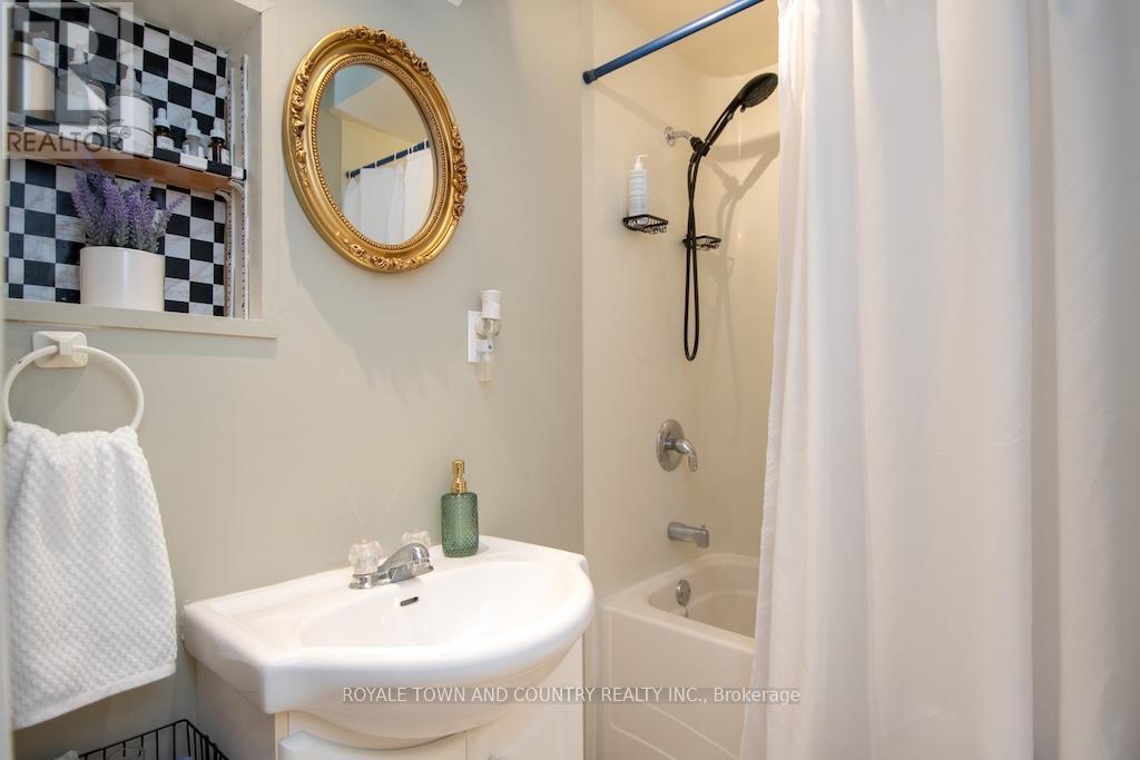32 Adelaide Street S, Kawartha Lakes (Lindsay), Ontario  K9V 3J7 - Photo 22 - X12410336