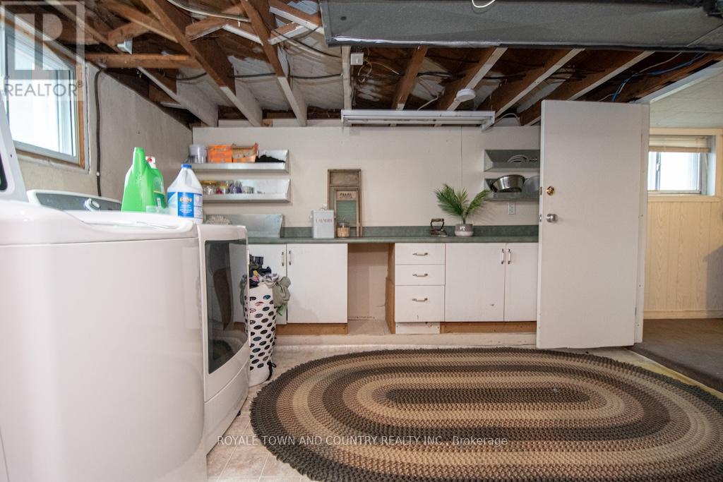 32 Adelaide Street S, Kawartha Lakes (Lindsay), Ontario  K9V 3J7 - Photo 24 - X12410336