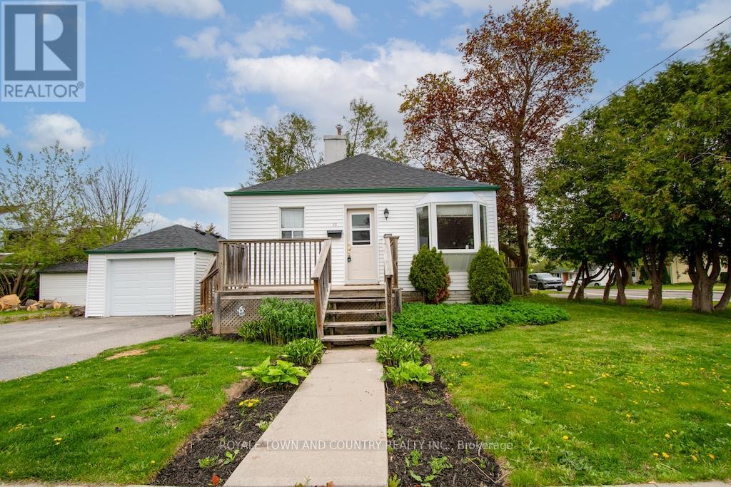 32 Adelaide Street S, Kawartha Lakes (Lindsay), Ontario  K9V 3J7 - Photo 3 - X12410336