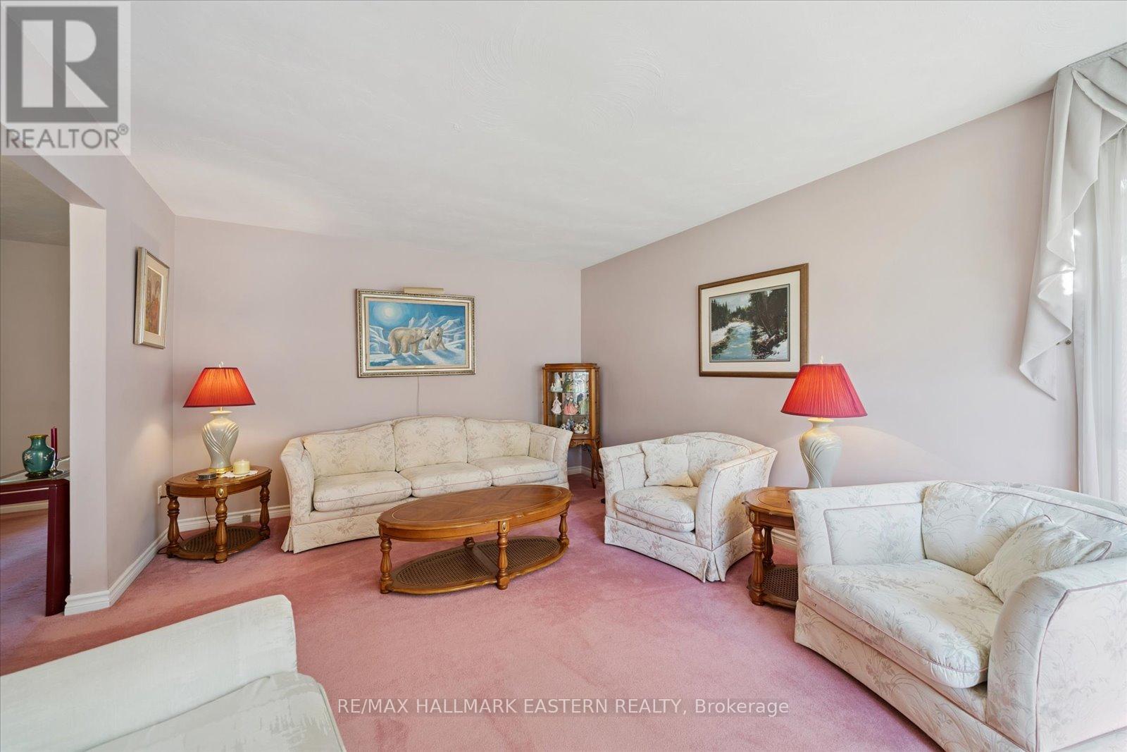 33 Springbrook Drive, Peterborough (Monaghan Ward 2), Ontario  K9J 1L3 - Photo 11 - X12410518