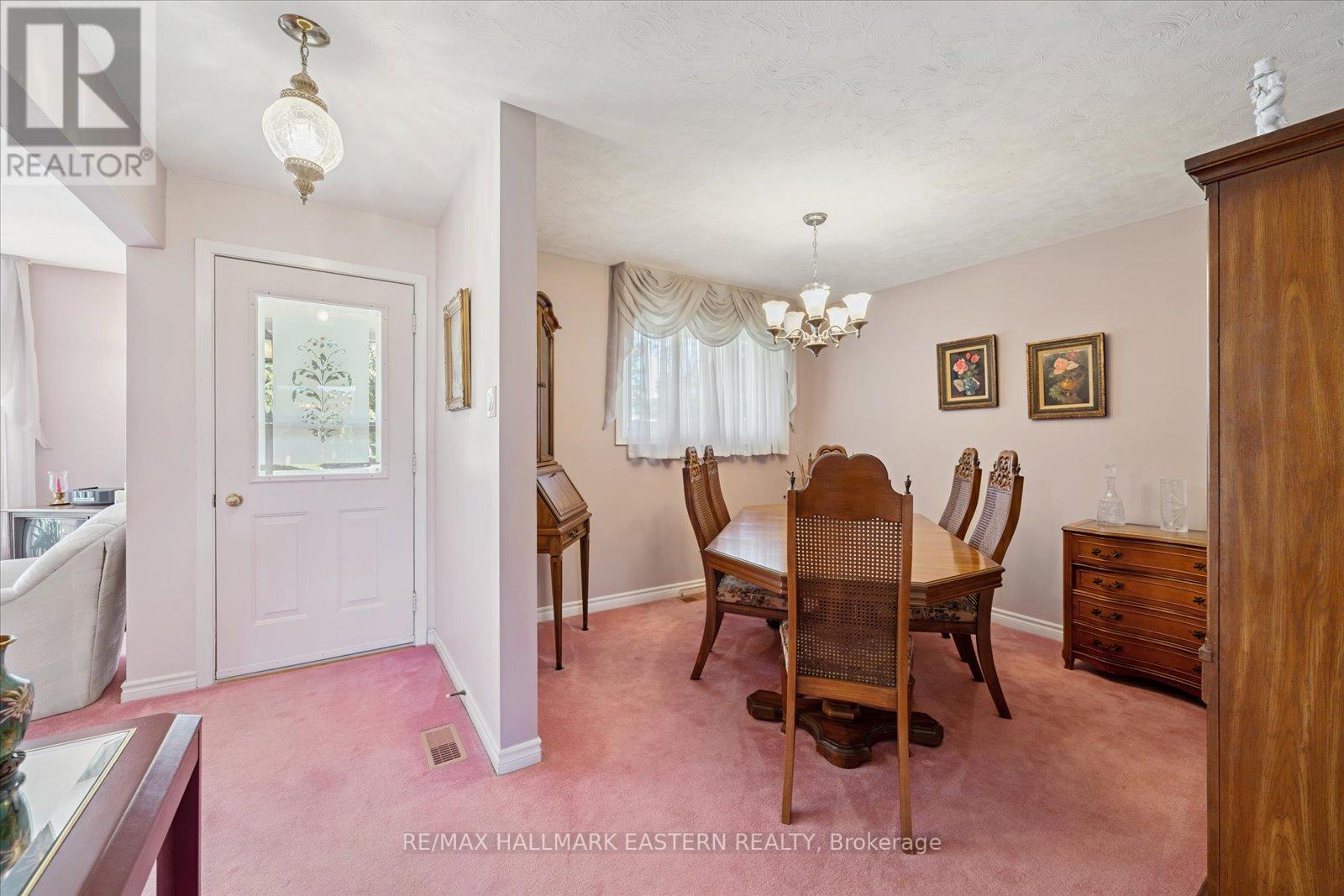 33 Springbrook Drive, Peterborough (Monaghan Ward 2), Ontario  K9J 1L3 - Photo 13 - X12410518