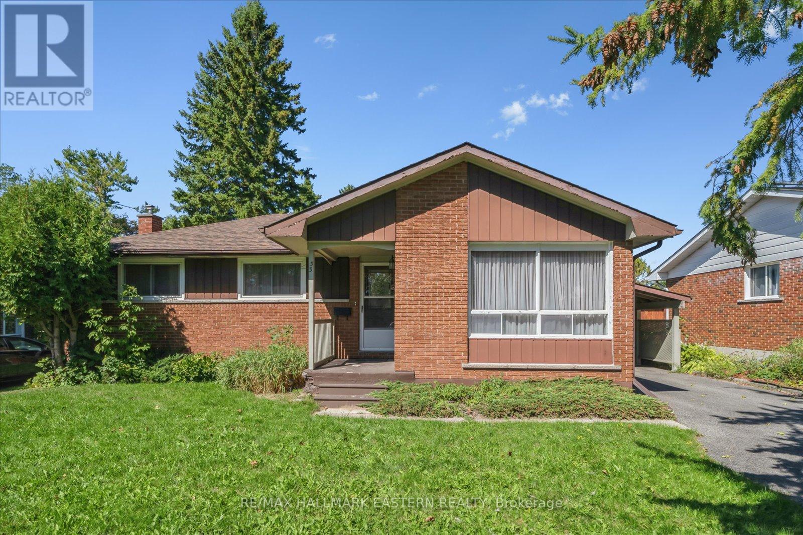 33 Springbrook Drive, Peterborough (Monaghan Ward 2), Ontario  K9J 1L3 - Photo 2 - X12410518