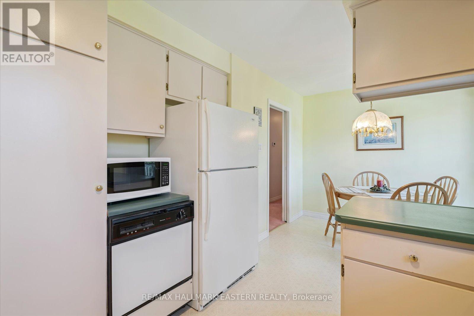 33 Springbrook Drive, Peterborough (Monaghan Ward 2), Ontario  K9J 1L3 - Photo 23 - X12410518