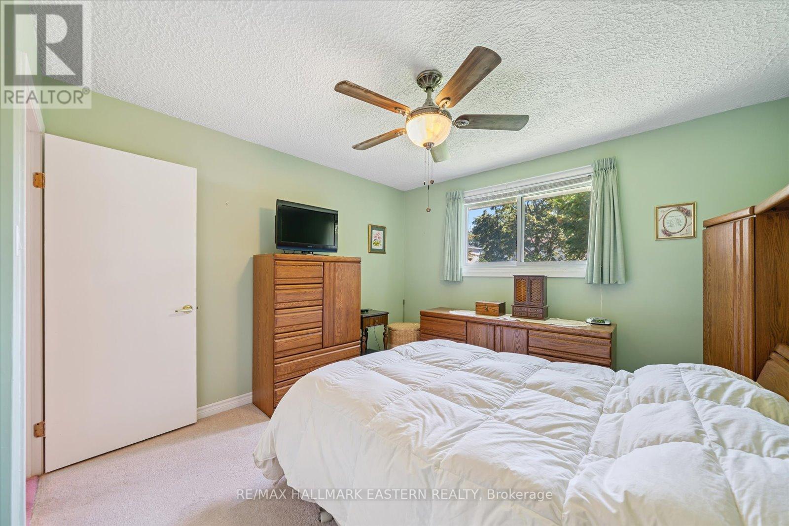 33 Springbrook Drive, Peterborough (Monaghan Ward 2), Ontario  K9J 1L3 - Photo 26 - X12410518